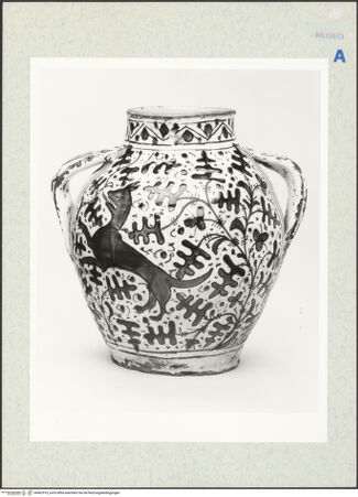 Vorderseite von National Gallery of Victoria [https://www.deutsche-digitale-bibliothek.de/content/lizenzen/rv-ez/] Apothekengefäß - , bh402915_recto. Foto.