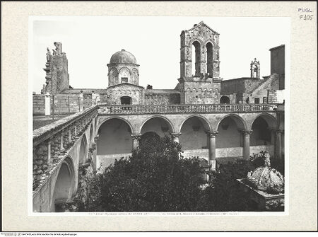 Vorderseite von Alinari [https://www.deutsche-digitale-bibliothek.de/content/lizenzen/rv-fz/] Santi Niccolò e CataldoChiostro Grande - Gesamtansicht von Südwesten, bh413433_recto. Foto.