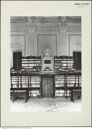 Vorderseite von ICCD [https://www.deutsche-digitale-bibliothek.de/content/lizenzen/rv-ez/] Santa Maria in VallicellaOratorio di San Filippo NeriBiblioteca Vallicelliana - Südliche Langseite mit Büste Baronios über der Tür, bh414109_recto. Foto.