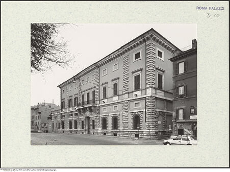 Vorderseite von unbekannt [https://www.deutsche-digitale-bibliothek.de/content/lizenzen/rv-fz/] Palazzo SalviatiAußenbau - Ansicht der Fassade von Nordost, bh418221_recto. Foto: Malter, Barbara.