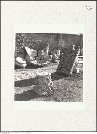 Vorderseite von Bibliotheca Hertziana [https://www.deutsche-digitale-bibliothek.de/content/lizenzen/rv-fz/] Basilica Paleocristiana - Bauplastische Fragmente, bh418724_recto. Foto: Zallinger zu Stillendorf, Marlies von.