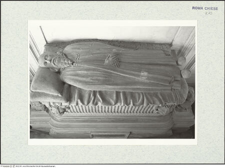 Vorderseite von Vasari [https://www.deutsche-digitale-bibliothek.de/content/lizenzen/rv-ez/] Grabmal des Riccardo Caracciolo - Gisant von oben, bh421961_recto. Foto.