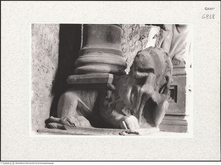 Vorderseite von Foto Marburg [https://www.deutsche-digitale-bibliothek.de/content/lizenzen/rv-ez/] Grabmal der Katharina von Österreich - Löwe, Südseite, links, bh422048_recto. Foto.
