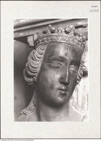 Vorderseite von Foto Marburg [https://www.deutsche-digitale-bibliothek.de/content/lizenzen/rv-ez/] Grabmal der Maria von Valois (gest. 1328)Tugenden - Caritas, Detail: Kopf, bh422054_recto. Foto.