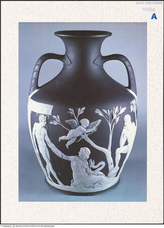 Vorderseite von Victoria and Albert Museum [https://www.deutsche-digitale-bibliothek.de/content/lizenzen/rv-ez/] Vase, Kopie nach einem antiken Original - , bh423200_recto. Foto.