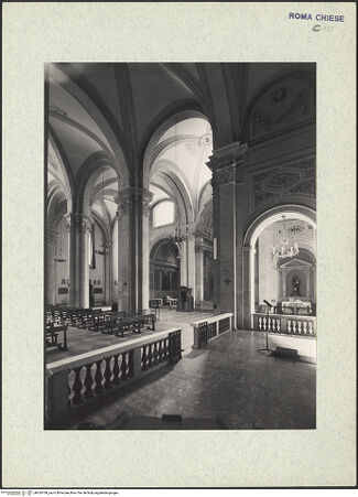 Vorderseite von Bibliotheca Hertziana [https://www.deutsche-digitale-bibliothek.de/content/lizenzen/rv-fz/] San Giacomo degli Spagnoli - Inneres, Blick von der rechten Chorseite zum linken Seitenschiff, bh424169_recto. Foto: Savio, Oscar.