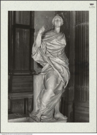 Vorderseite von Böhm, Osvaldo [https://www.deutsche-digitale-bibliothek.de/content/lizenzen/rv-ez/] Fortitudo - Gesamtansicht, seitlich, bh425707_recto. Foto.