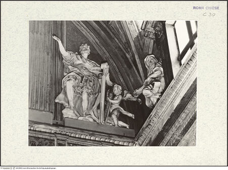 Vorderseite von Museo Nazionale di Castel Sant'Angelo [https://www.deutsche-digitale-bibliothek.de/content/lizenzen/rv-ez/] Propheten und PatriarchenDavid mit Putto, der eine Harfe spielt - Ansicht von unten, daneben Prophet, bh425803_recto. Foto.