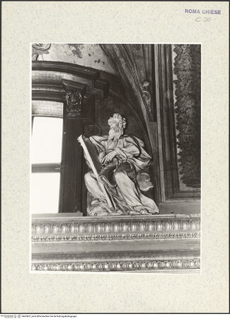 Vorderseite von Museo Nazionale di Castel Sant'Angelo [https://www.deutsche-digitale-bibliothek.de/content/lizenzen/rv-ez/] Propheten und PatriarchenSitzender Prophet, auf eine lange Schrifttafel zeigend - Ansicht von unten, bh425837_recto. Foto.