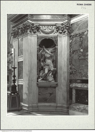 Vorderseite von Lieberman, Ralph [https://www.deutsche-digitale-bibliothek.de/content/lizenzen/rv-ez/] Daniel - Gesamtaufnahme mit Nische, bh426917_recto. Foto.