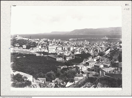 Vorderseite von Alinari [https://www.deutsche-digitale-bibliothek.de/content/lizenzen/rv-ez/] Stadtzentrum und Hafen, von Westen (vor dem Erdbeben), bh431866_recto. Foto.