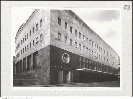 Vorderseite von Alinari [https://www.deutsche-digitale-bibliothek.de/content/lizenzen/rv-ez/] Palazzo delle Poste e Telegrafi - Östliche Ecke, bh431898_recto. Foto.