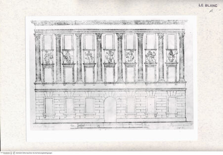 Vorderseite von Umberto Tomba Verona [http://creativecommons.org/publicdomain/mark/1.0/] Ansicht eines nicht identifizierten Palastes - , bh434423. Foto.