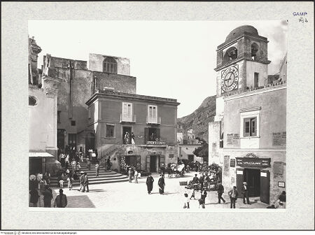 Vorderseite von Alinari [https://www.deutsche-digitale-bibliothek.de/content/lizenzen/rv-ez/] Piazza Umberto I, bh436604_recto. Foto.