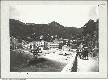 Vorderseite von Alinari [https://www.deutsche-digitale-bibliothek.de/content/lizenzen/rv-ez/] Ansicht des Hafens, bh436605_recto. Foto.