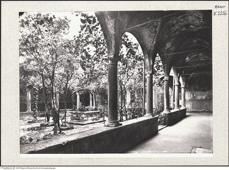 Vorderseite von Alinari [https://www.deutsche-digitale-bibliothek.de/content/lizenzen/rv-ez/] Santa Maria la NovaChiostro Minore (Chiostro di San Giacomo della Marca) - Ansicht, bh437654_recto. Foto.