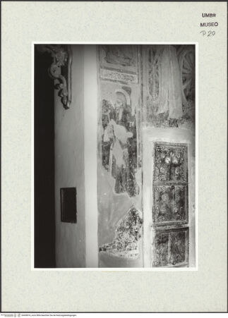 Vorderseite von Museum [https://www.deutsche-digitale-bibliothek.de/content/lizenzen/rv-ez/] Apsisdekoration mit Passionsszenen und HeiligenHeiliger Antonius Abbas - Gesamtansicht, von schräg links, bh438916_recto. Foto.