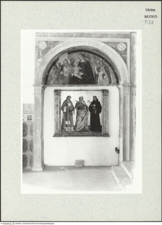 Vorderseite von Museum [https://www.deutsche-digitale-bibliothek.de/content/lizenzen/rv-ez/] San Francesco - Gesamtansicht (im Zentrum: Die heiligen Vinzenz von Zaragoza, Illuminata und Nikolaus von Tolentino), bh438927_recto. Foto.