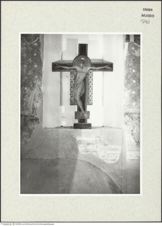 Vorderseite von Museum [https://www.deutsche-digitale-bibliothek.de/content/lizenzen/rv-ez/] Christus am Kreuz - Gesamtansicht, bh438962_recto. Foto.