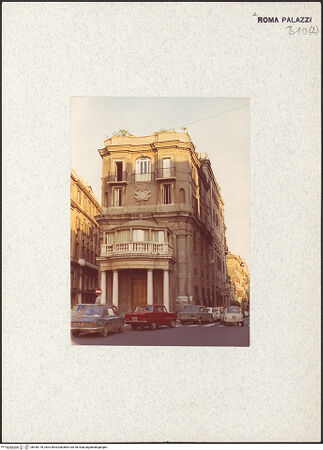 Vorderseite von Bibliotheca Hertziana [https://www.deutsche-digitale-bibliothek.de/content/lizenzen/rv-fz/] Palazzo ZuccariTempietto, Fassade zur Piazza Trinità dei Monti - Farbaufnahme, bh440178_recto. Foto.