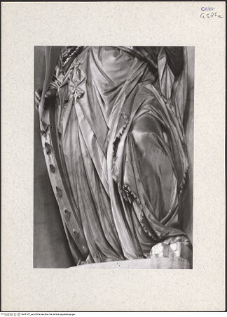 Vorderseite von Bibliotheca Hertziana [https://www.deutsche-digitale-bibliothek.de/content/lizenzen/rv-fz/] WandaltarHeilige Katharina - Unterkörper, Seitenansicht, bh441437_recto. Foto.