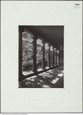 Vorderseite von Lotz-Bauer, Hilde [https://rightsstatements.org/page/CNE/1.0/] Santa Maria Maddalena de'Pazzi - Ausschnitt mit Ionischen Säulen, bh443222_recto. Foto: Lotz-Bauer, Hilde.