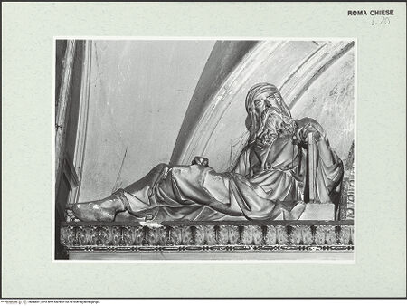 Vorderseite von Sopr. BAS ROMA [https://www.deutsche-digitale-bibliothek.de/content/lizenzen/rv-ez/] Altare del Crocefisso; KreuzaltarPropheten  in der Altarbekrönung - linker Prophet, bh444681_recto. Foto.