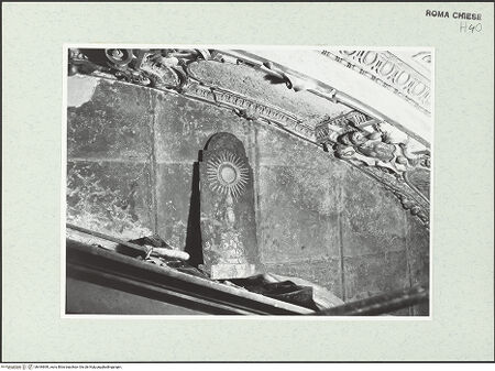 Vorderseite von Sopr. BAS ROMA [https://www.deutsche-digitale-bibliothek.de/content/lizenzen/rv-ez/] Wand- und Deckenmalereien in der AndreaskapelleDekoration der Bogenzüge - Bogenzug über dem Altar; Detail: Abgelöstes Freskofeld, bh444690_recto. Foto.