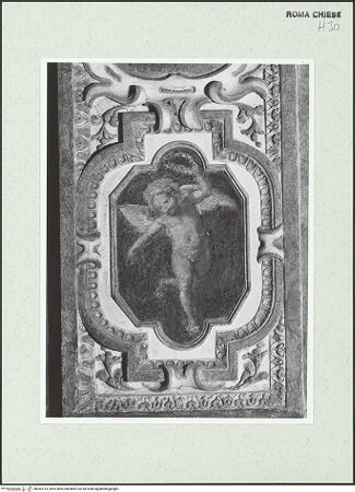 Vorderseite von Sopr. BAS ROMA [https://www.deutsche-digitale-bibliothek.de/content/lizenzen/rv-ez/] Wand- und Deckenmalereien in der AndreaskapellePilasterdekoration; Szenen aus dem Leben der Heiligen Franziskus und Franziska; Putti - Pilaster zum Mittelschiff hin links des Kapelleneingangs: Putto, bh444714_recto. Foto.