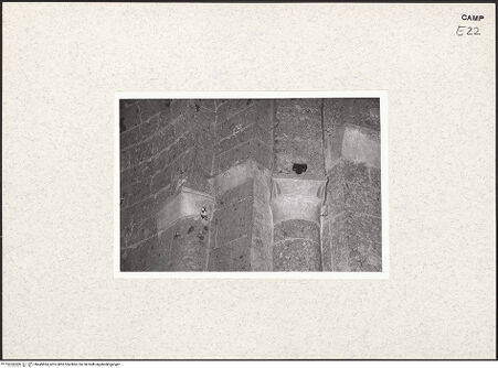 Vorderseite von Pace, Valentino [https://www.deutsche-digitale-bibliothek.de/content/lizenzen/rv-ez/] Kapitelle des Chorumgangs - Kapitelle, bh445694_recto. Foto: Pace, Valentino.