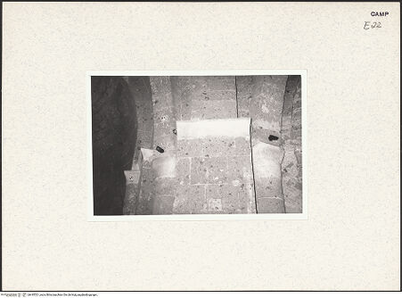 Vorderseite von Pace [https://www.deutsche-digitale-bibliothek.de/content/lizenzen/rv-ez/] Kapitelle des Chorumgangs - Kapitelle, bh445701_recto. Foto: Pace, Valentino.