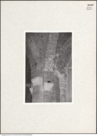 Vorderseite von Pace, Valentino [https://www.deutsche-digitale-bibliothek.de/content/lizenzen/rv-ez/] Kapitelle des Chorumgangs - Kapitelle und Gewölbeansatz, bh445713_recto. Foto: Pace, Valentino.