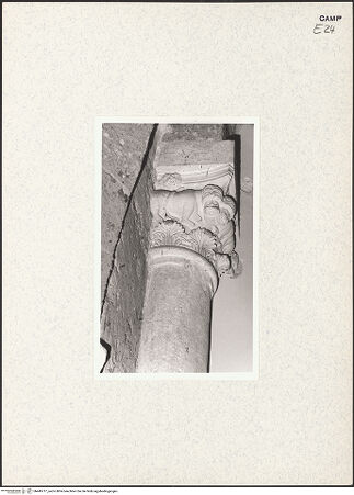 Vorderseite von Pace, Valentino [https://www.deutsche-digitale-bibliothek.de/content/lizenzen/rv-ez/] Kapitelle des Chorumgangs - Kapitell, bh445717_recto. Foto: Pace, Valentino.