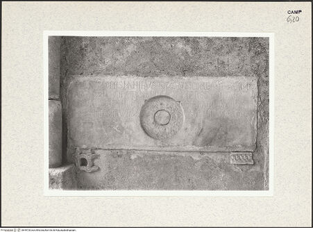 Vorderseite von Pace, Valentino [https://www.deutsche-digitale-bibliothek.de/content/lizenzen/rv-ez/] Santa Maria de Olearia - Inschriftentafel, bh445728_recto. Foto: Pace, Valentino.