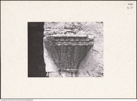 Vorderseite von Poeschke, Joachim [https://www.deutsche-digitale-bibliothek.de/content/lizenzen/rv-ez/] KonsolenBlätterkonsole (Erdgeschoss, nordöstlicher Turm, N8) - Frontalansicht, bh445748_recto. Foto: Poeschke, Joachim.