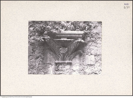 Vorderseite von Poeschke, Joachim [https://www.deutsche-digitale-bibliothek.de/content/lizenzen/rv-ez/] KonsolenBlätterkonsole (Erdgeschoss, nordöstlicher Turm, N7) - Frontalansicht, bh445749_recto. Foto: Poeschke, Joachim.