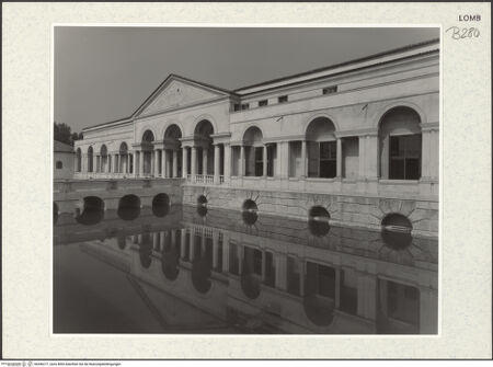 Vorderseite von Lieberman, Ralph [https://www.deutsche-digitale-bibliothek.de/content/lizenzen/rv-ez/] Palazzo del TèGartenfassade / Ostfassade - Ansicht von Nordosten, bh446277_recto. Foto.