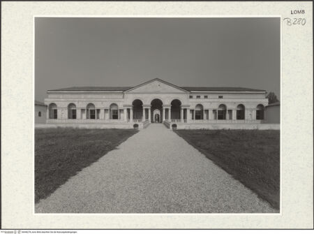 Vorderseite von Lieberman, Ralph [https://www.deutsche-digitale-bibliothek.de/content/lizenzen/rv-ez/] Palazzo del TèGartenfassade / Ostfassade - Gesamtansicht, bh446278_recto. Foto.