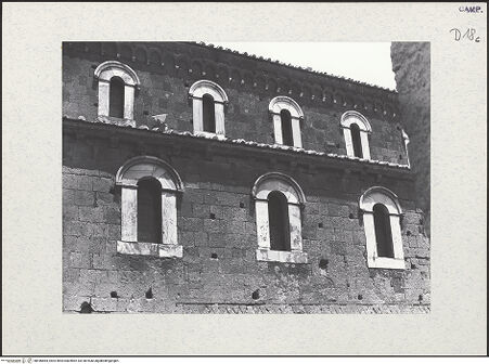 Vorderseite von Bibliotheca Hertziana [https://www.deutsche-digitale-bibliothek.de/content/lizenzen/rv-fz/] DuomoSüdfassade - Südliches Seitenschiff und südlicher Obergaden, bh446884_recto. Foto: Savio, Oscar.