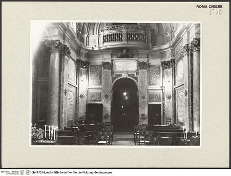 Vorderseite von Sopr BAS ROMA [https://www.deutsche-digitale-bibliothek.de/content/lizenzen/rv-ez/] San Gregorio della Divina Pietà - Kirchenschiff zum Eingang, bh447034_recto. Foto.