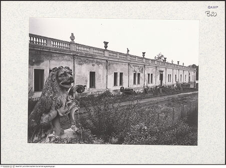 Vorderseite von Bibliotheca Hertziana [https://www.deutsche-digitale-bibliothek.de/content/lizenzen/rv-fz/] Palazzo RealePalazzo Inferiore - Terrasse, Substruktionen, bh447381_recto. Foto: Savio, Oscar.