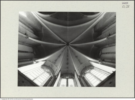 Vorderseite von Bibliotheca Hertziana [https://www.deutsche-digitale-bibliothek.de/content/lizenzen/rv-fz/] San FortunatoChor - Apsis, Gewölbe, bh447403_recto. Foto: Savio, Oscar.