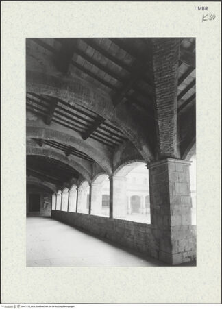 Vorderseite von Bibliotheca Hertziana [https://www.deutsche-digitale-bibliothek.de/content/lizenzen/rv-fz/] San FortunatoChiostro - Ostflügel, bh447418_recto. Foto: Savio, Oscar.