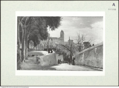 Vorderseite von Arte Fotografica [https://www.deutsche-digitale-bibliothek.de/content/lizenzen/rv-fz/] Die Salita di San Sebastianello mit der Kirche Trinità dei Monti in Rom - , bh447964_recto. Foto.