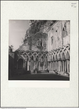 Vorderseite von Bibliotheca Hertziana [https://www.deutsche-digitale-bibliothek.de/content/lizenzen/rv-fz/] Ex Convento dei Cappuccini / Ehemaliges Kapuzinerkloster - Südwestliche Ecke, bh452458_recto. Foto: Zallinger zu Stillendorf, Marlies von.