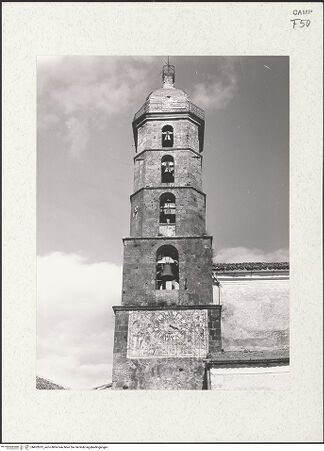 Vorderseite von Bibliotheca Hertziana [https://www.deutsche-digitale-bibliothek.de/content/lizenzen/rv-fz/] Collegiata di Santa Maria Maggiore - Campanile; Uhr in einem Feld von Majolikakacheln mit Darstellung der Jahreszeiten, bh452813_recto. Foto: Zallinger zu Stillendorf, Marlies von.