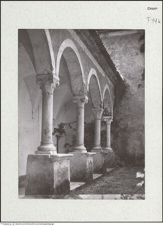 Vorderseite von Bibliotheca Hertziana [https://www.deutsche-digitale-bibliothek.de/content/lizenzen/rv-fz/] Certosa di San LorenzoChiostro delle Cucine - Teilansicht, bh452968_recto. Foto: Zallinger zu Stillendorf, Marlies von.