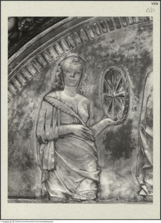 Vorderseite von Böhm, Osvaldo [https://www.deutsche-digitale-bibliothek.de/content/lizenzen/rv-ez/] Grabmal des Rechtsgelehrten Antonio Roselli (gest. 1466)TotenkammerMadonna zwischen den Heiligen Katharina und Maria Magdalena - Heilige Katharina, bh454129_recto. Foto: Böhm, Osvaldo.