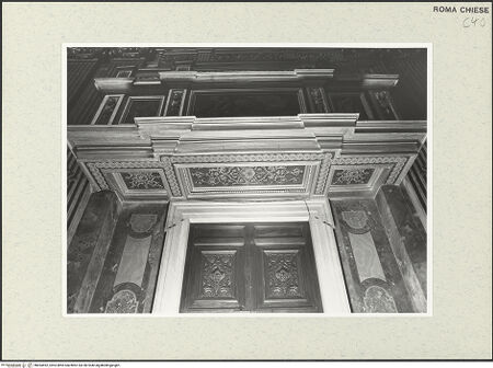 Vorderseite von Sopr. BAS ROMA [https://www.deutsche-digitale-bibliothek.de/content/lizenzen/rv-ez/] Sängertribüne (Kanzel / Loge) - , bh454492_recto. Foto.