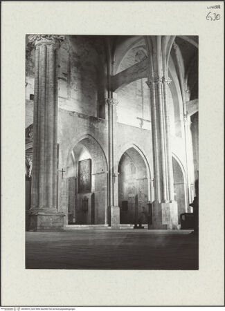 Vorderseite von Bibliotheca Hertziana [https://www.deutsche-digitale-bibliothek.de/content/lizenzen/rv-fz/] San Fortunato - östliches (linkes) Seitenschiff, Blick in die Seitenkapellen; nach Südosten, bh454570_recto. Foto: Zallinger zu Stillendorf, Marlies von.